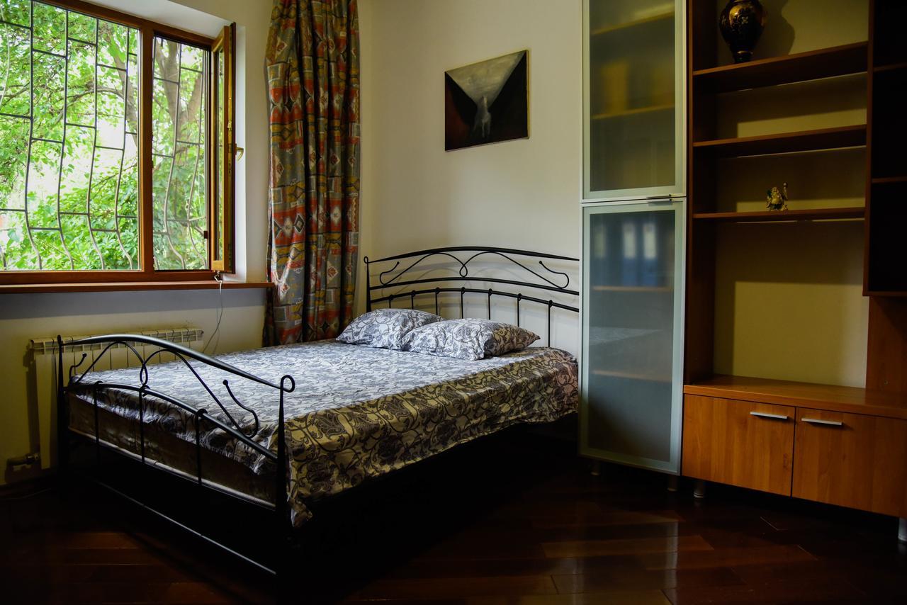 "European" Backpackers Hostel In Almaty Exterior foto