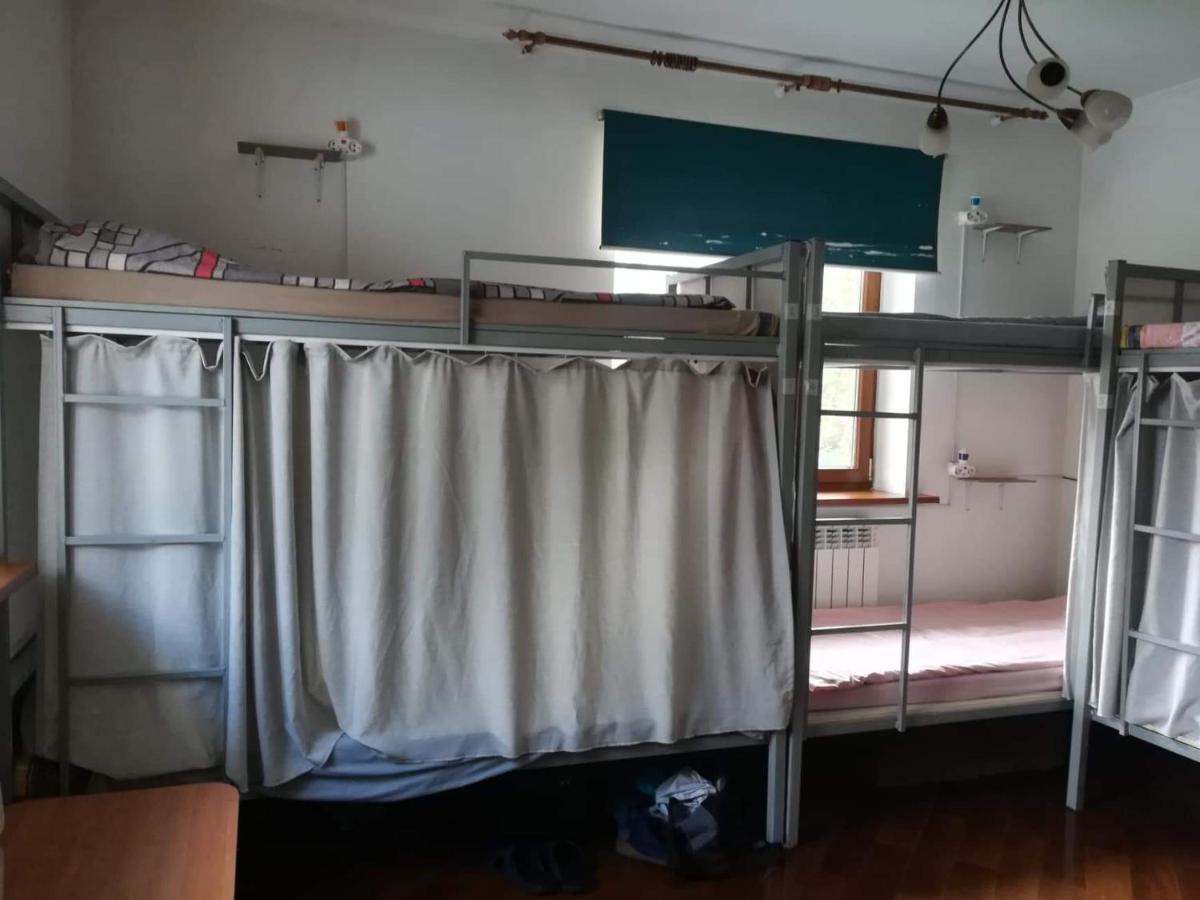 "European" Backpackers Hostel In Almaty Exterior foto